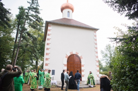 Храм в честь преподобных Варсонофия и Иоанна в Шавенон